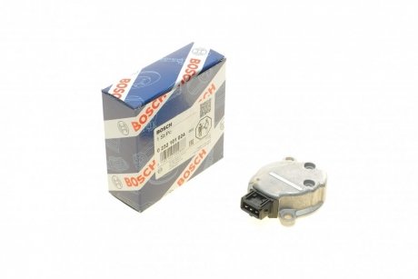 Датчик положения распредвала AUDI 1,8-2,8: A3/4/6 BOSCH 0232101024 (фото 1)