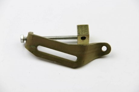 Кронштейн натяжителя генератора BSG BSG 30-826-010 (фото 1)