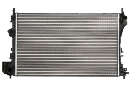 Радиатор системы охлаждения NISSENS 63024A (фото 1)