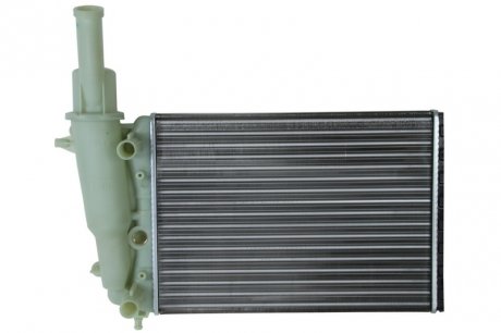 Радиатор системы охлаждения NISSENS 61856 (фото 1)