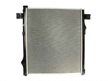 Радиатор системы охлаждения NISSENS 61030 (фото 1)