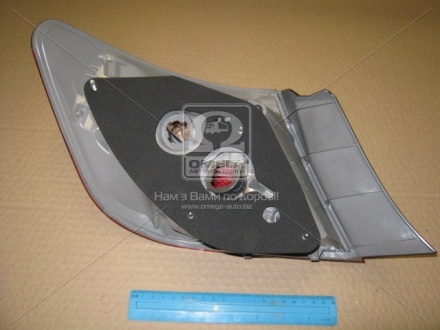 Фонарь задний комбинированный в сборе TOYOTA 8155133550 (фото 1)