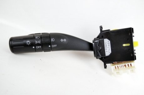 Переключатель подрулевой SUBARU 83115AG151 (фото 1)