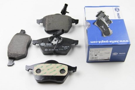 Тормозные колодки перед. Passat B5/Audi A4/A6 00-05 (с датчиком) HELLA PAGID 8DB355008-411 (фото 1)